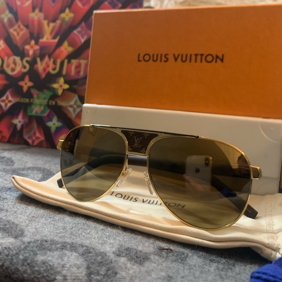 Authentic Louis Vuitton Pacific Pilot Sunnies - Picture 1 of 8